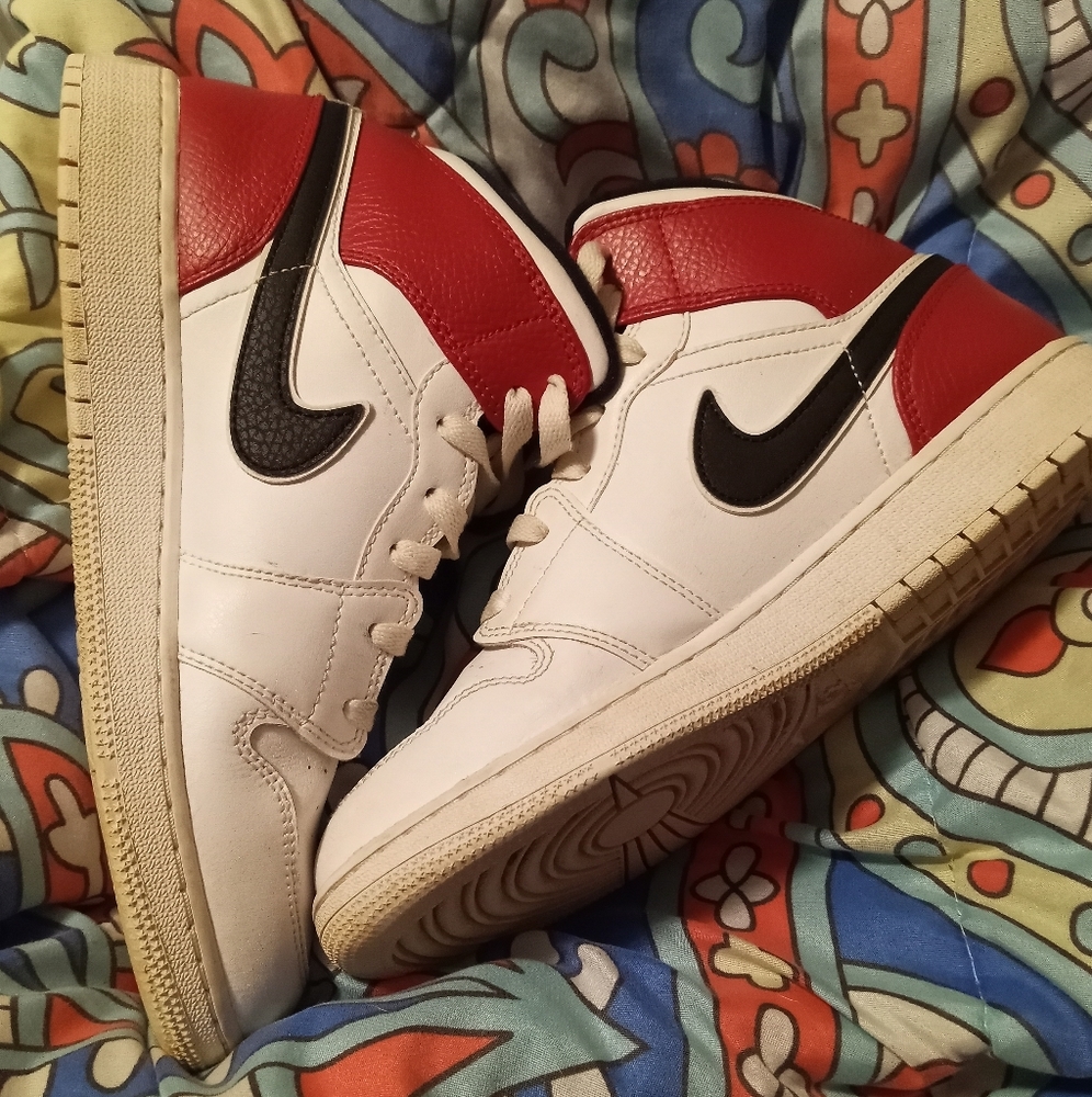 Air Jordan youth size 7 NIKE